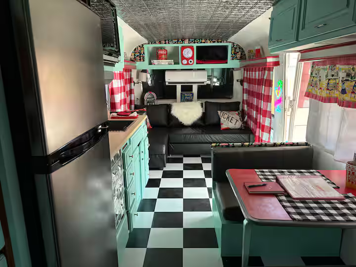 Diner and a Movie — photo 3 of 25