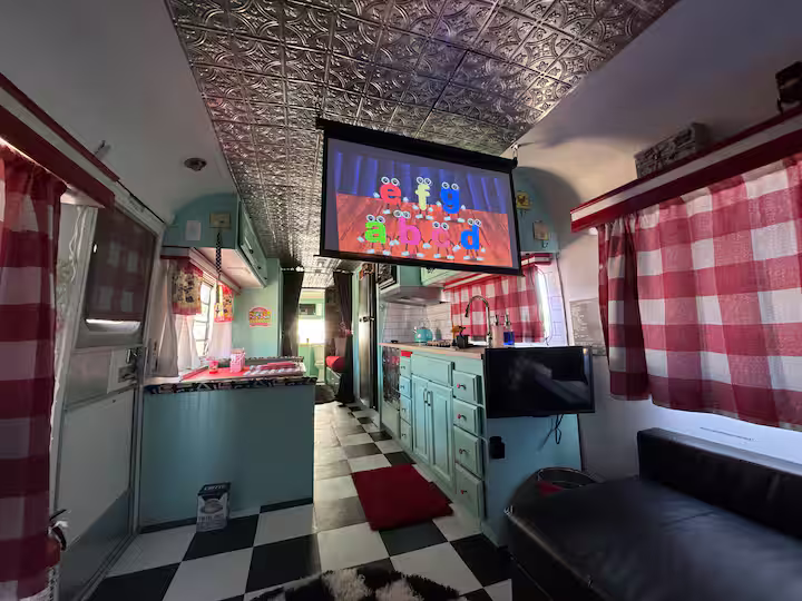Diner and a Movie — photo 4 of 25